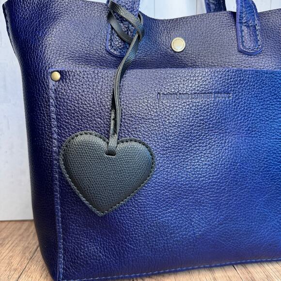 Black Heart Purse Charm Bag Charm Flair Gift for Her Spread Love NEW FAST - Picture 1 of 3